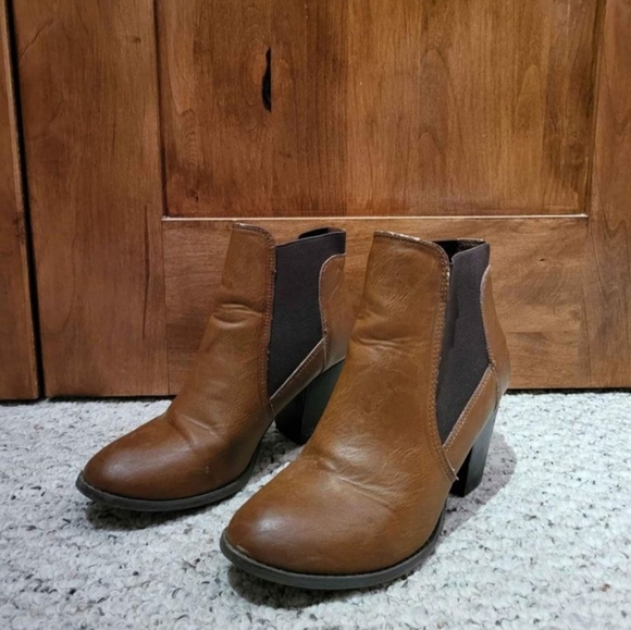 Ankle boots - Picture 2 of 2